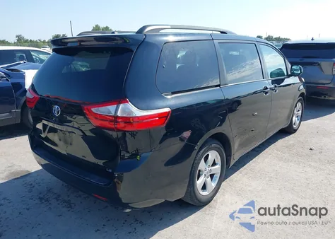 2015 Toyota Sienna Le 8 Passenger z USA, uszkodzony, nr VIN 5TDKK3DC0FS613377